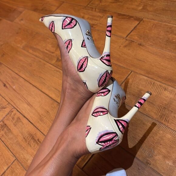 Prada custom heels - Picture 4 of 8